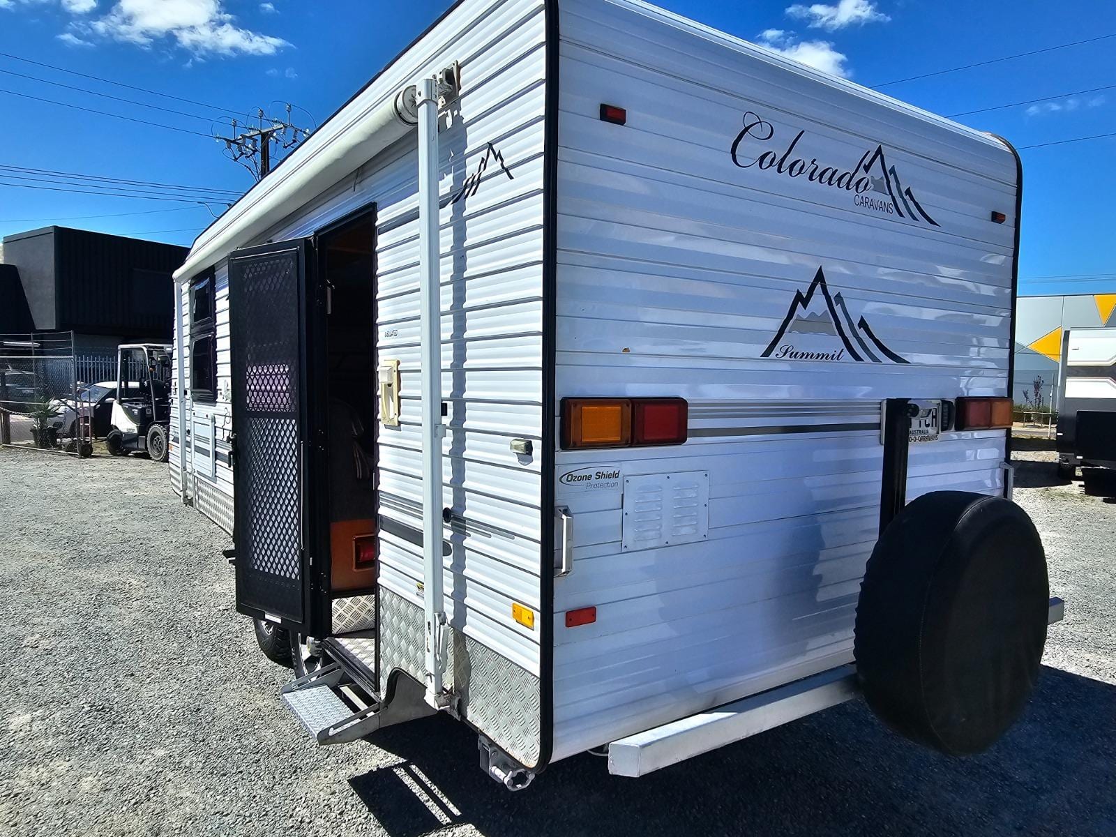 2012 Colorado Caravans SUMMIT / 5.6m (19ft) CS8, photo 1 of 10