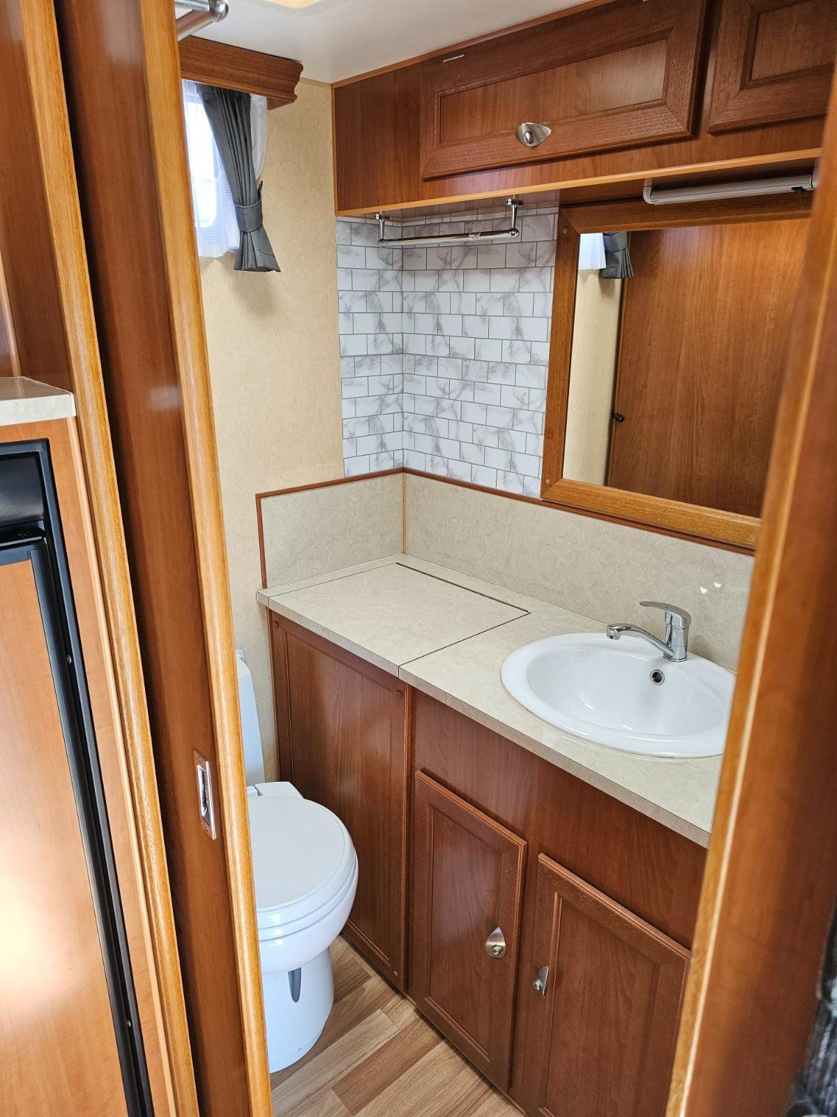 2012 Colorado Caravans SUMMIT / 5.6m (19ft) CS8, photo 5 of 10