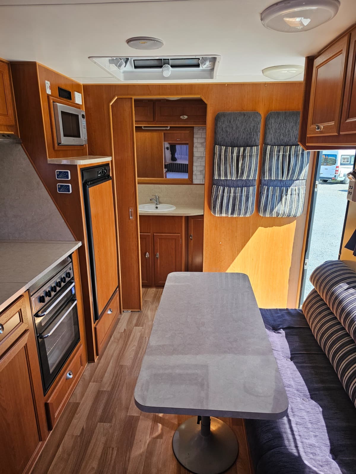 2012 Colorado Caravans SUMMIT / 5.6m (19ft) CS8, photo 8 of 10