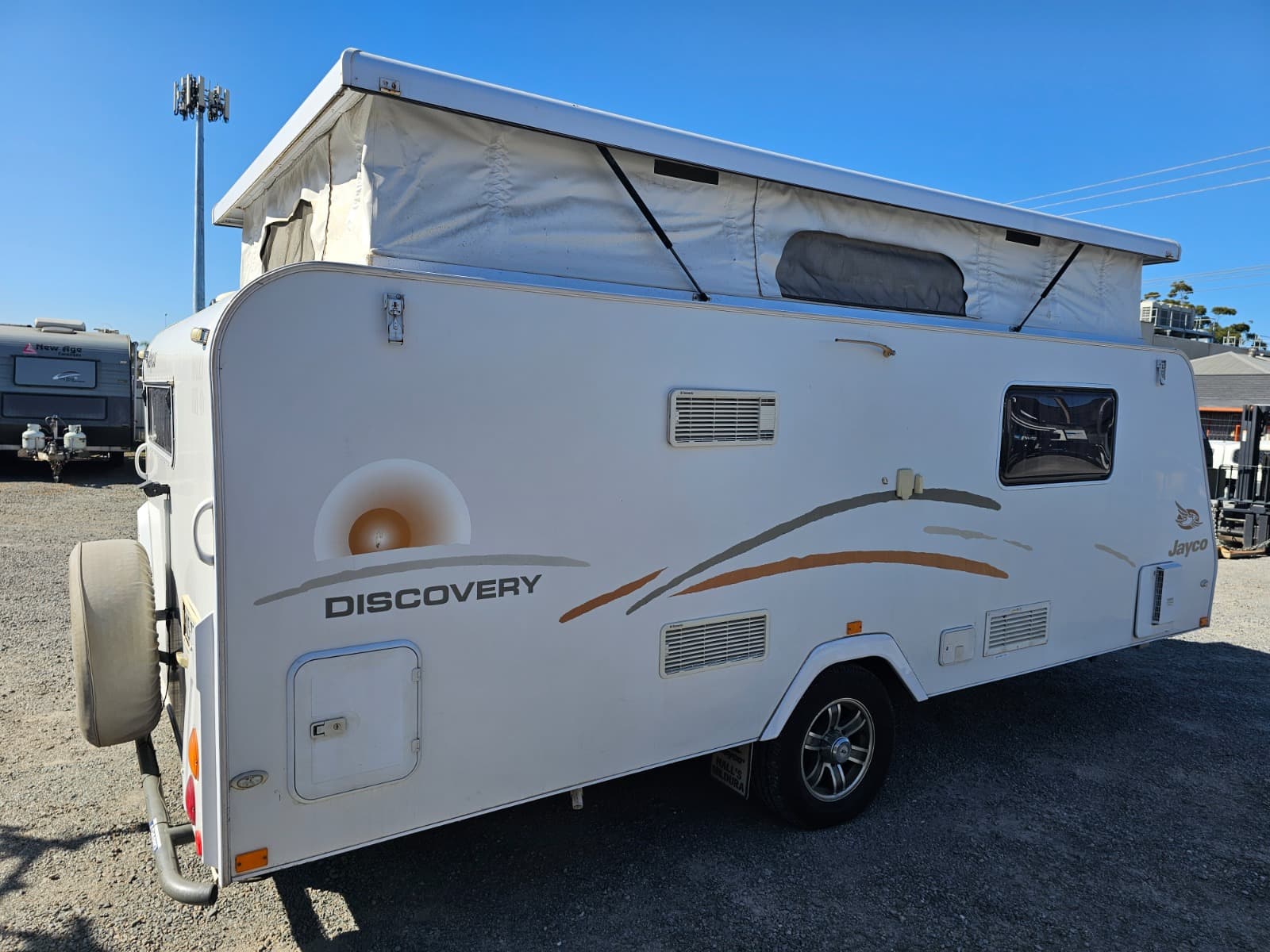 2012 Jayco DISCOVERY / 5.3m (18ft) 16.52-3 image 2