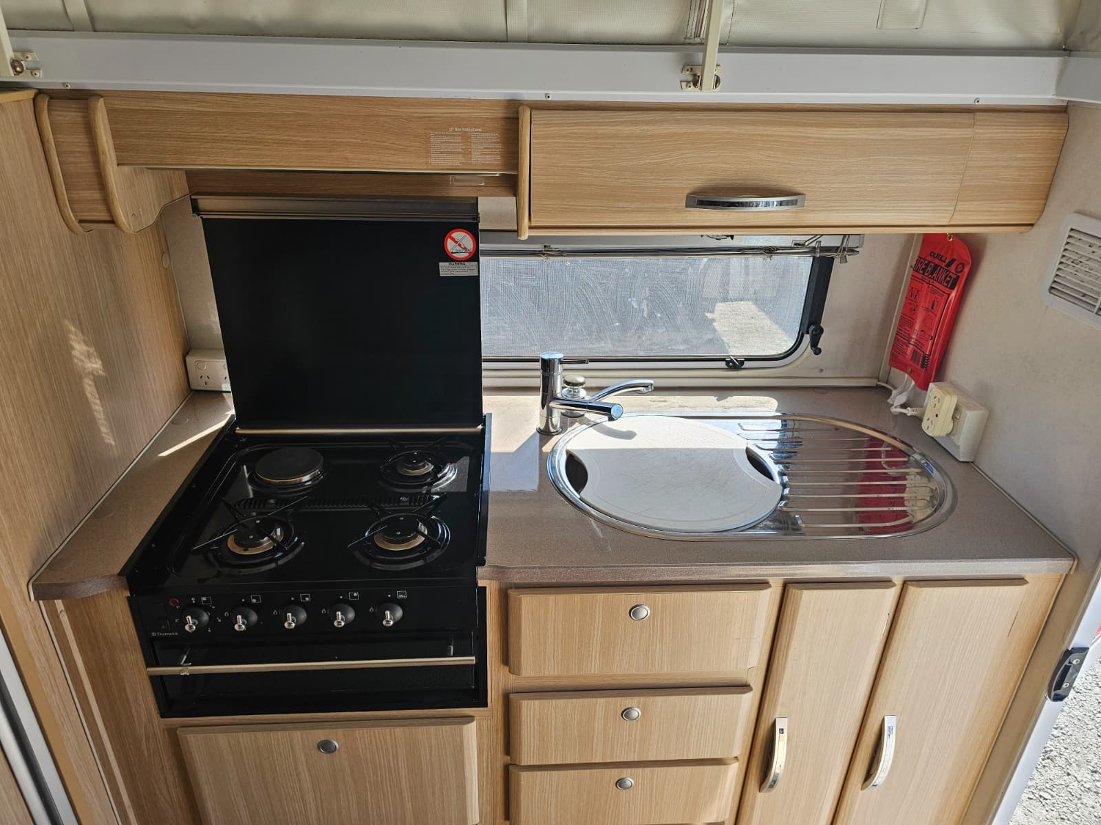2012 Jayco DISCOVERY / 5.3m (18ft) 16.52-3 image 4