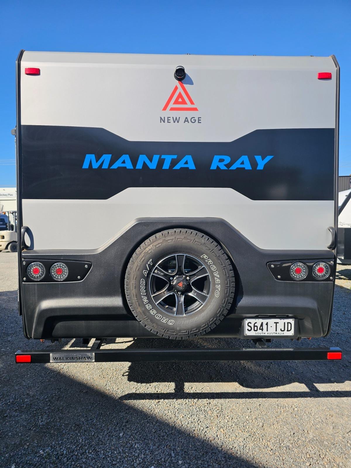 2022 New Age Caravans MANTA RAY / 5.8m (19ft) MR19ER Ensuite Rear Door image 2