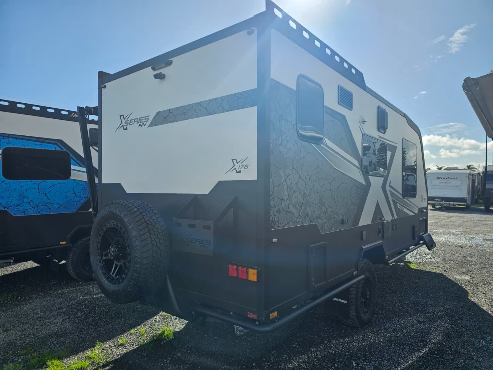 2026 X Series RV Signature / 5.3m (18ft) X-176 image 1