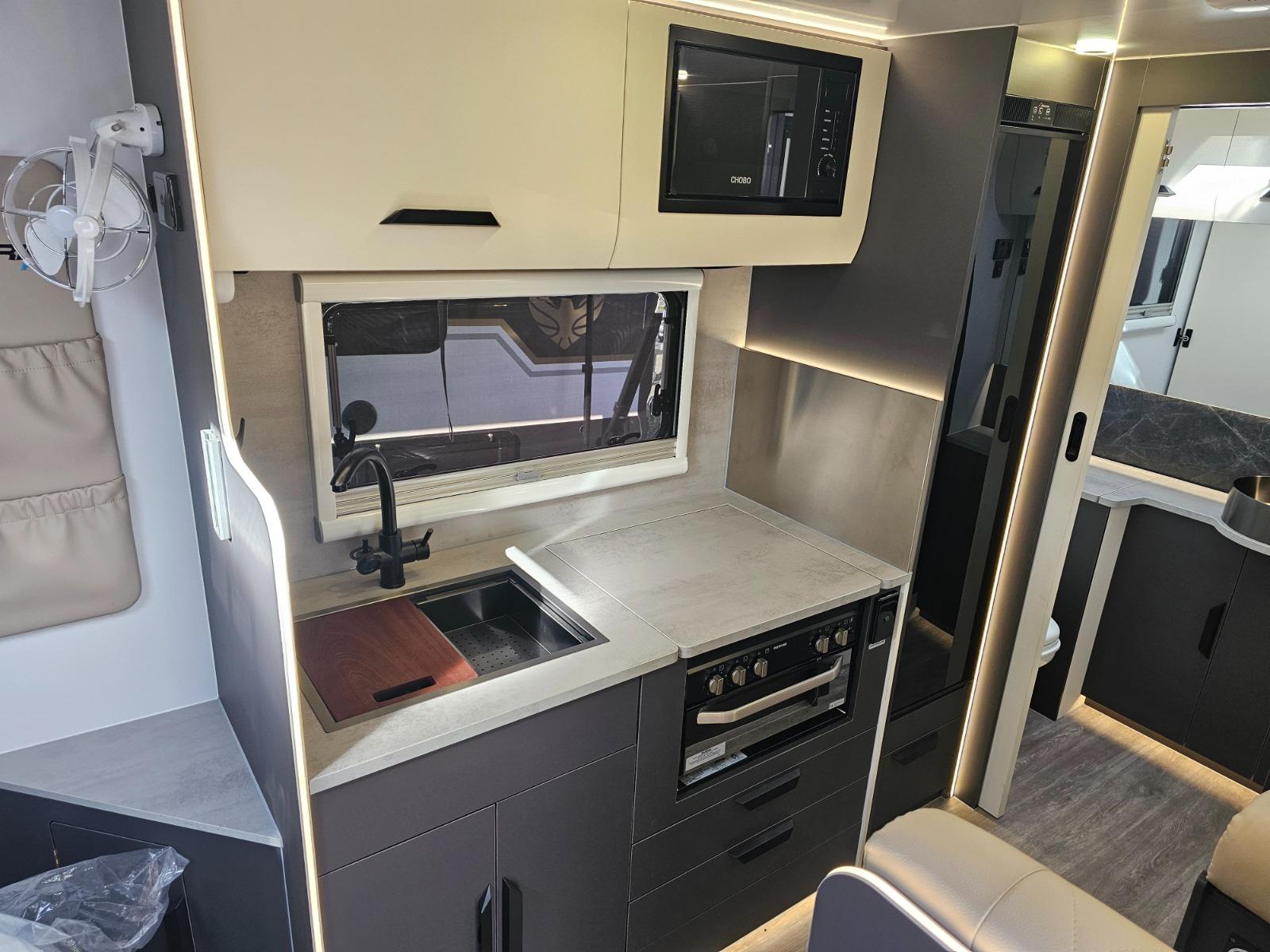 2026 X Series RV Signature / 5.3m (18ft) X-176 image 4