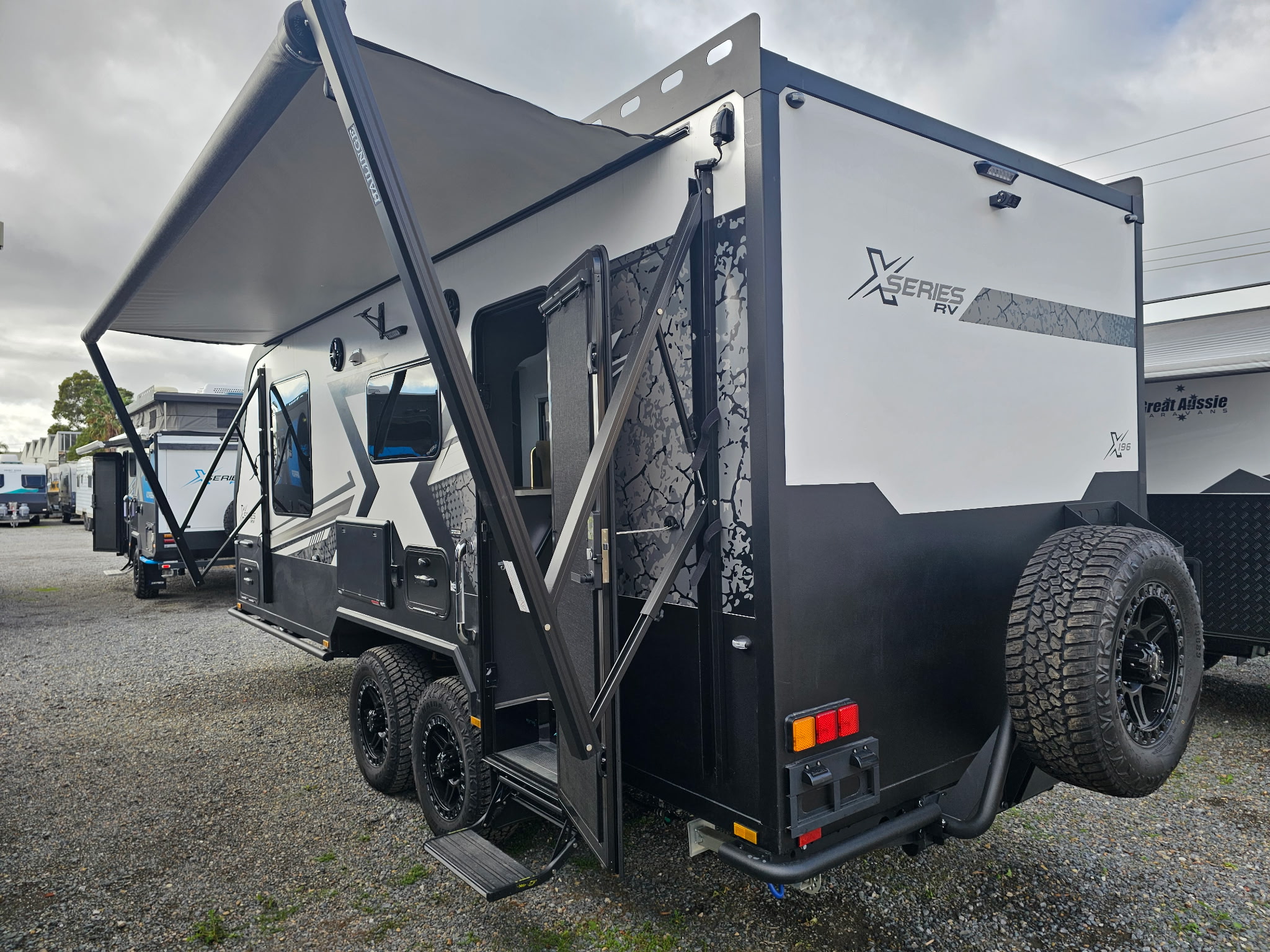 Signature 19'6 image 1